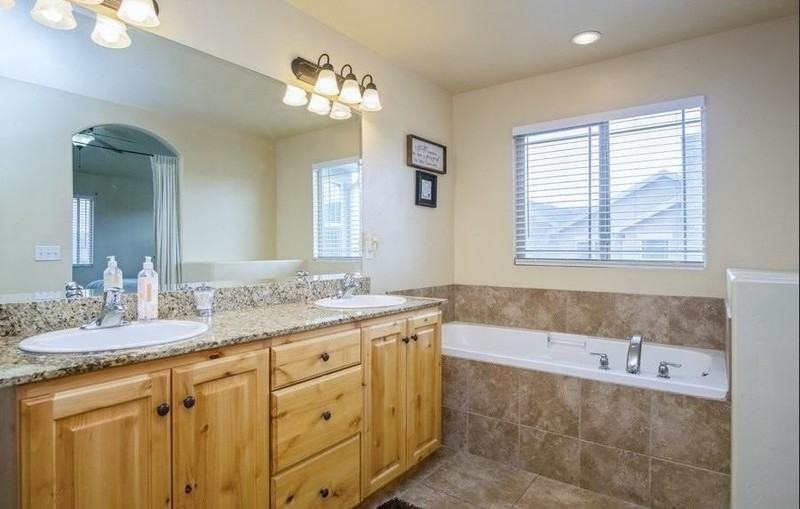 3857 E Cunninghill Dr - Photo 4 of 18