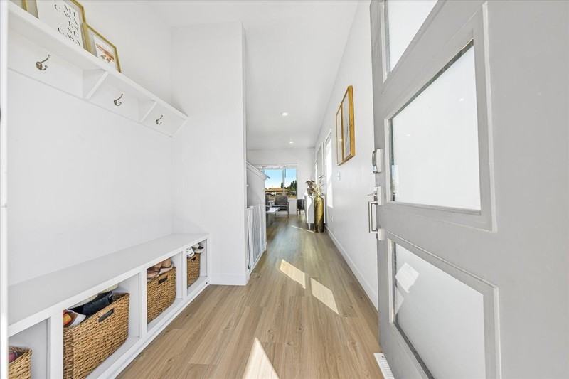 1502 W Sparta Way - Photo 2 of 31