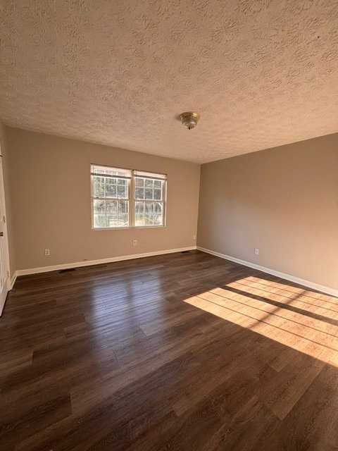 1136 Rives Rd #2 - Photo 6 of 7