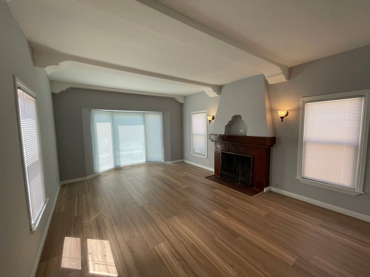 8214 S 3rd Ave - Photo 2 of 11