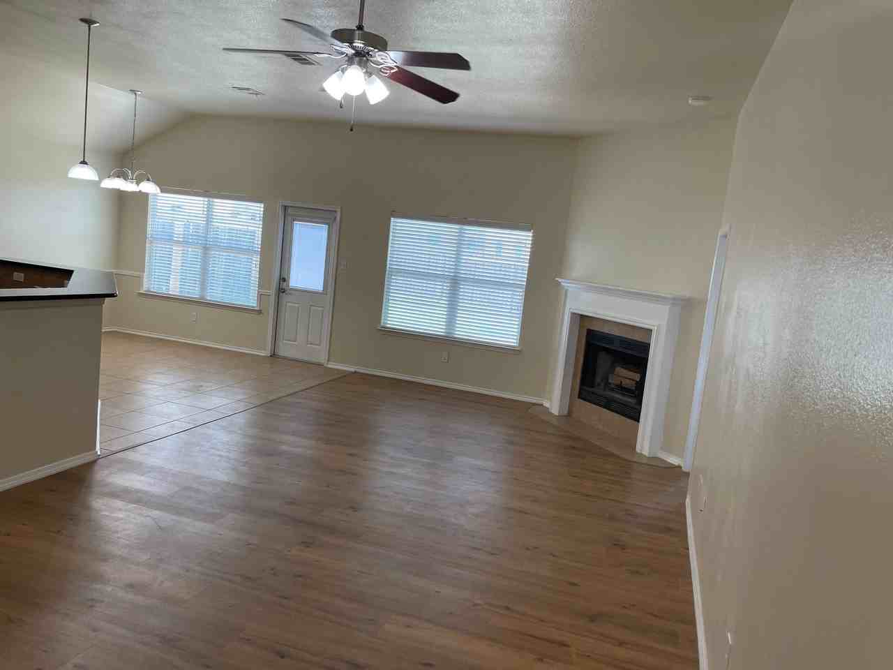 7720 Woodbury Dr - Photo 3 of 17