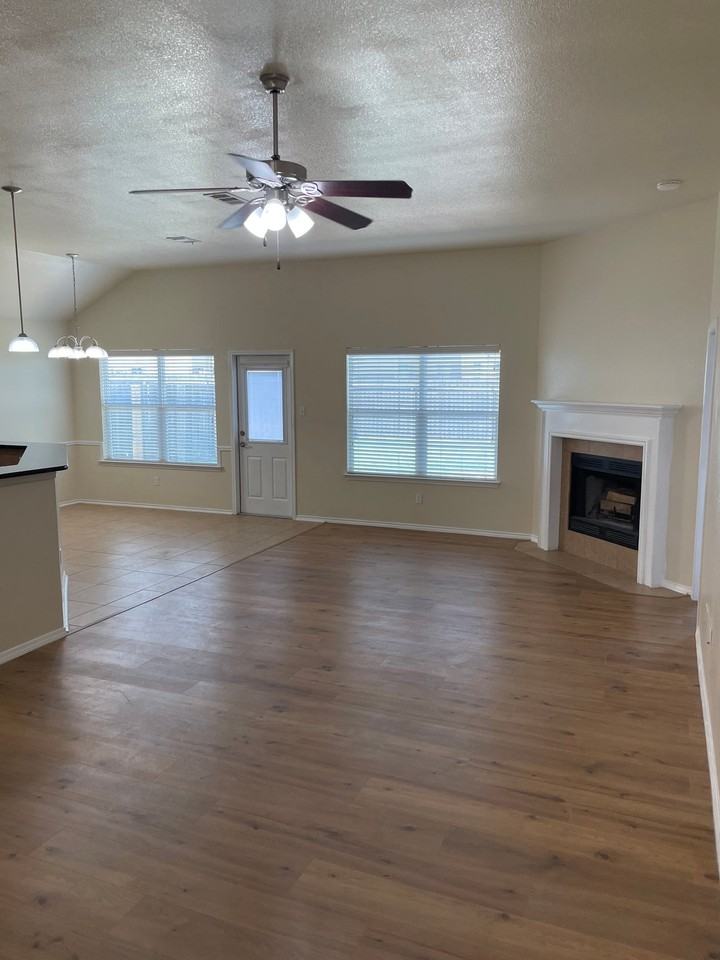 7720 Woodbury Dr - Photo 5 of 17