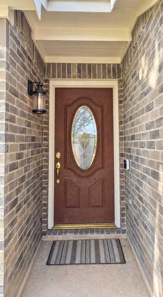 9843 Revelstoke Dr - Photo 2 of 18