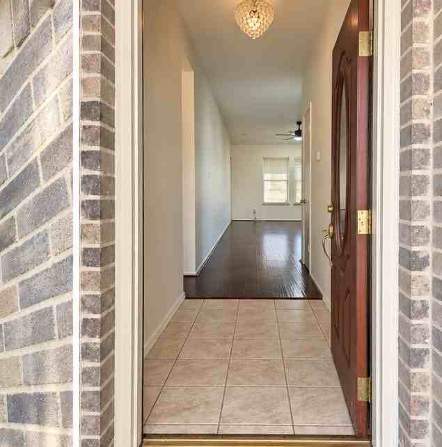 9843 Revelstoke Dr - Photo 3 of 18