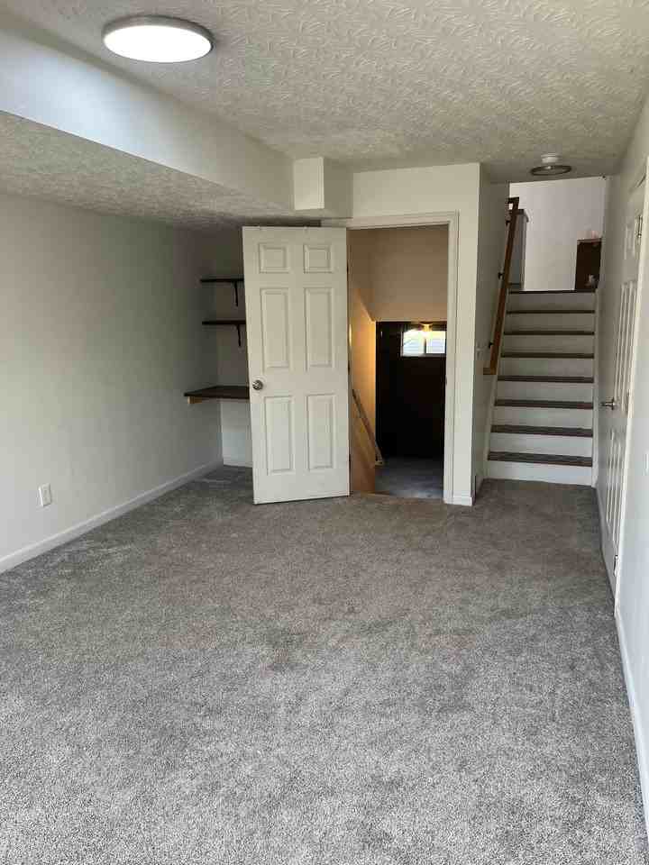 2435 Hilliard Dr - Photo 7 of 13