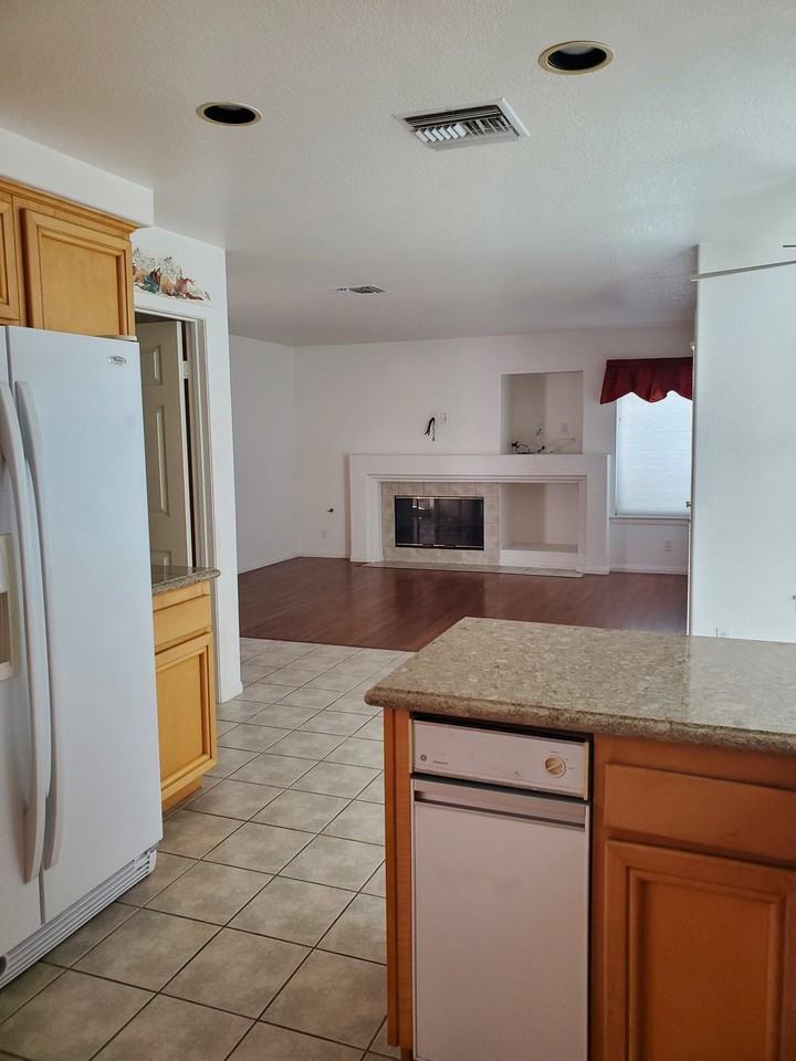 11309 Monticook Ct - Photo 3 of 8