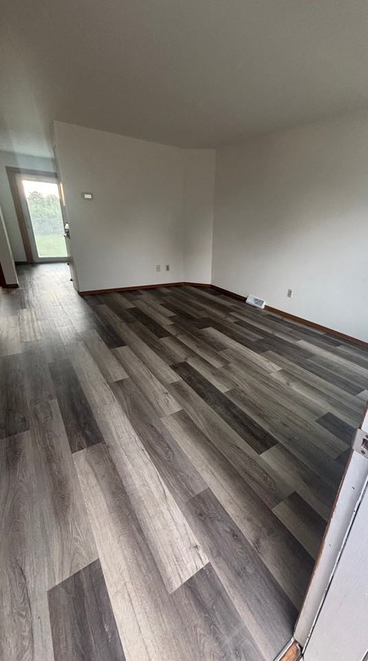 2553 Clover St - Photo 3 of 11