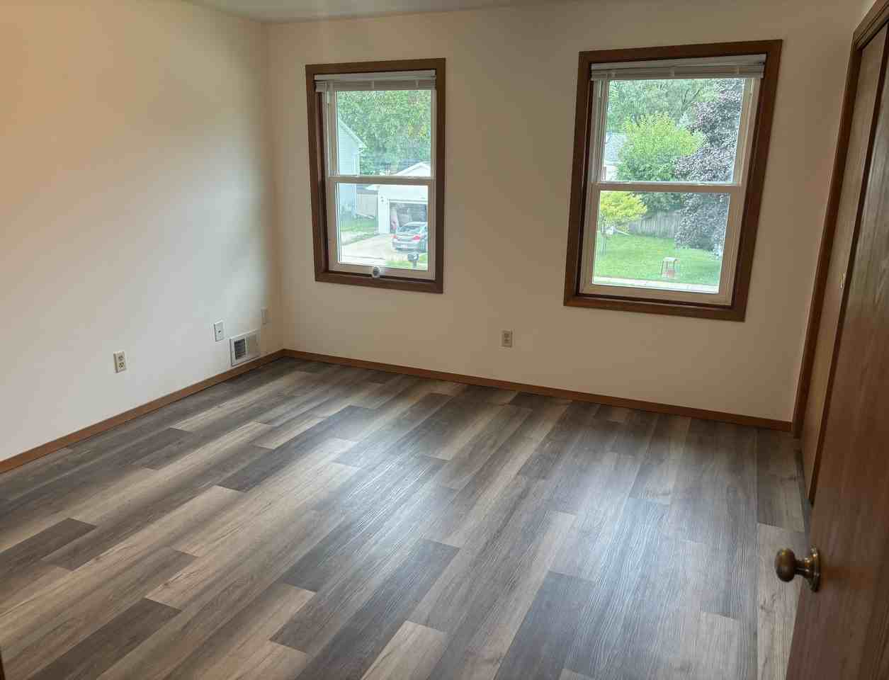 2553 Clover St - Photo 7 of 11