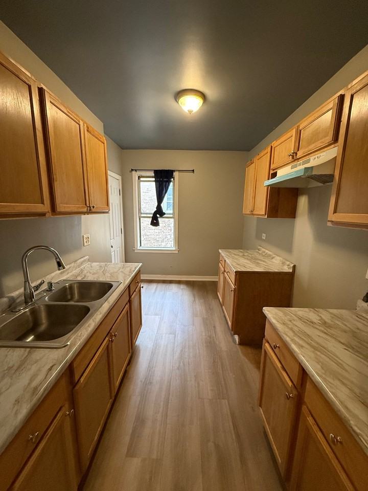 3104 W 64th St #2 - Photo 7 of 7