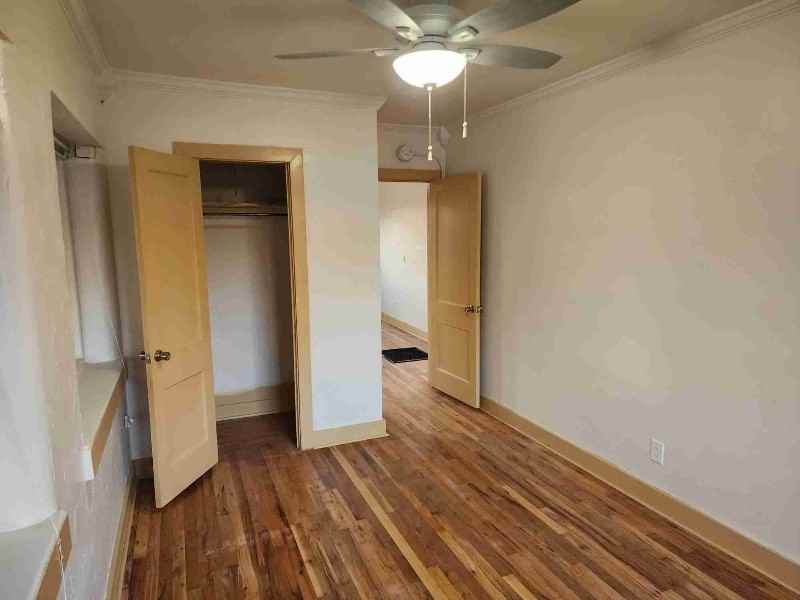 1106 7th St - Photo 5 of 8