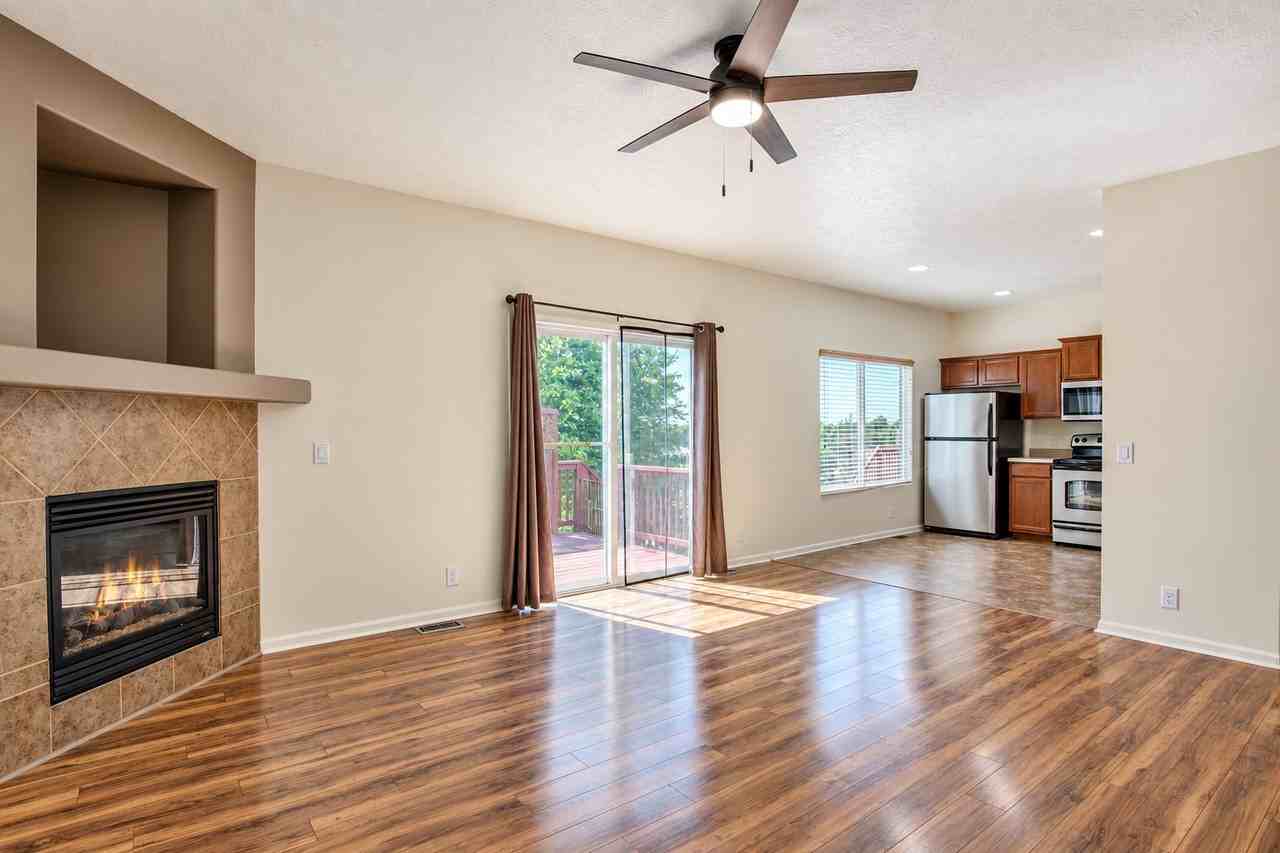 16405 Camden Ave - Photo 4 of 19
