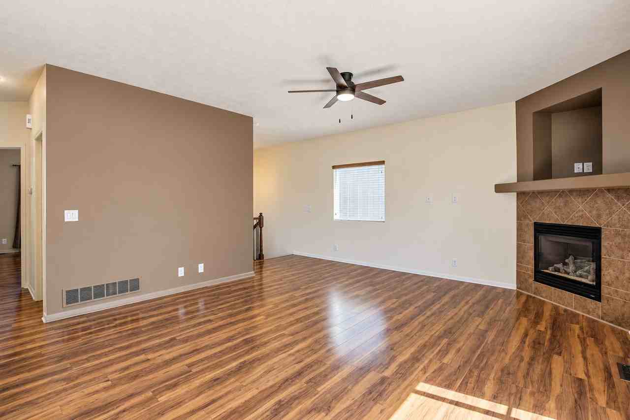 16405 Camden Ave - Photo 5 of 19
