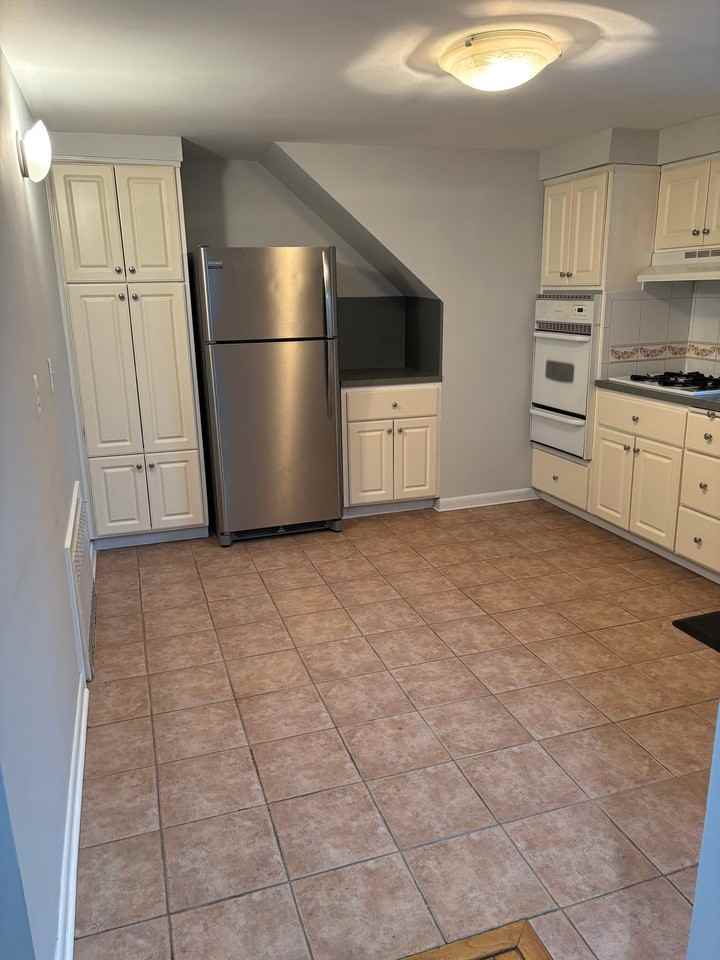 118 Riverside Ave Fl 2 #FL2 - Photo 3 of 14
