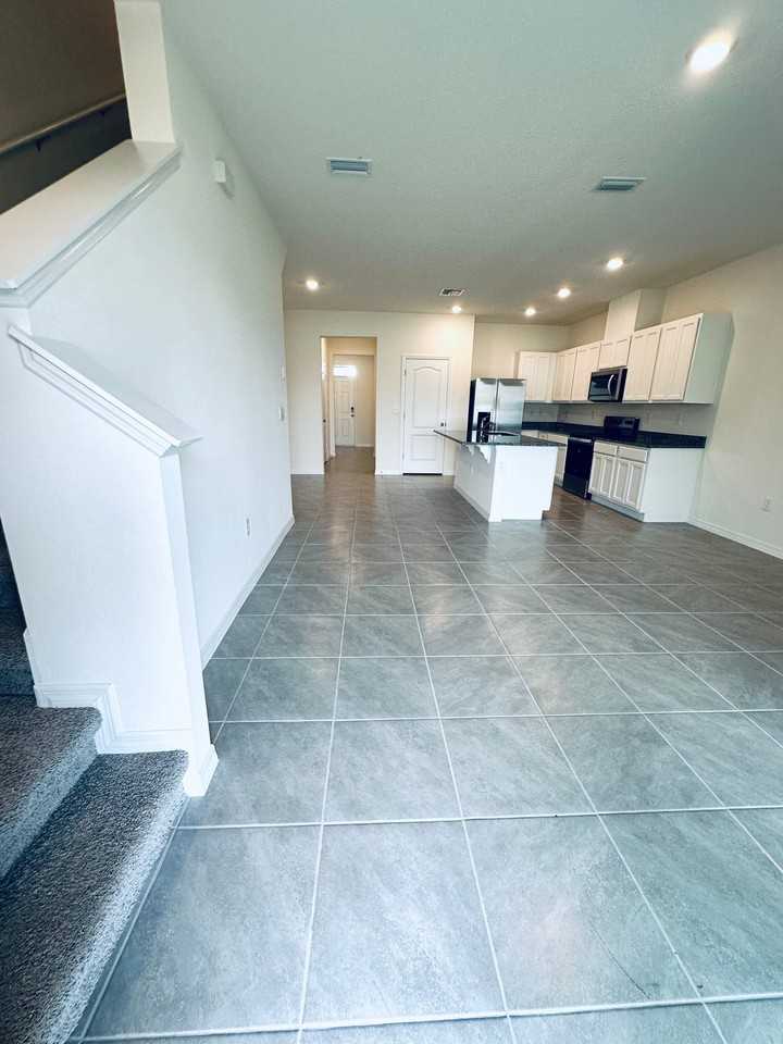 1232 Draintree St - Photo 3 of 17