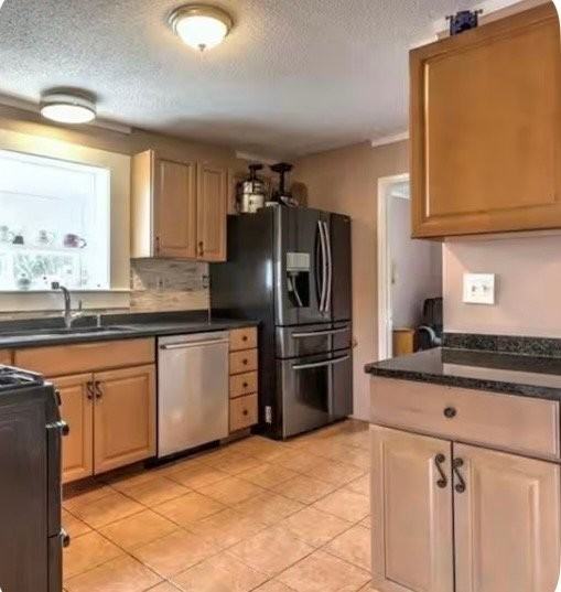 425 Platt Ave - Photo 2 of 7