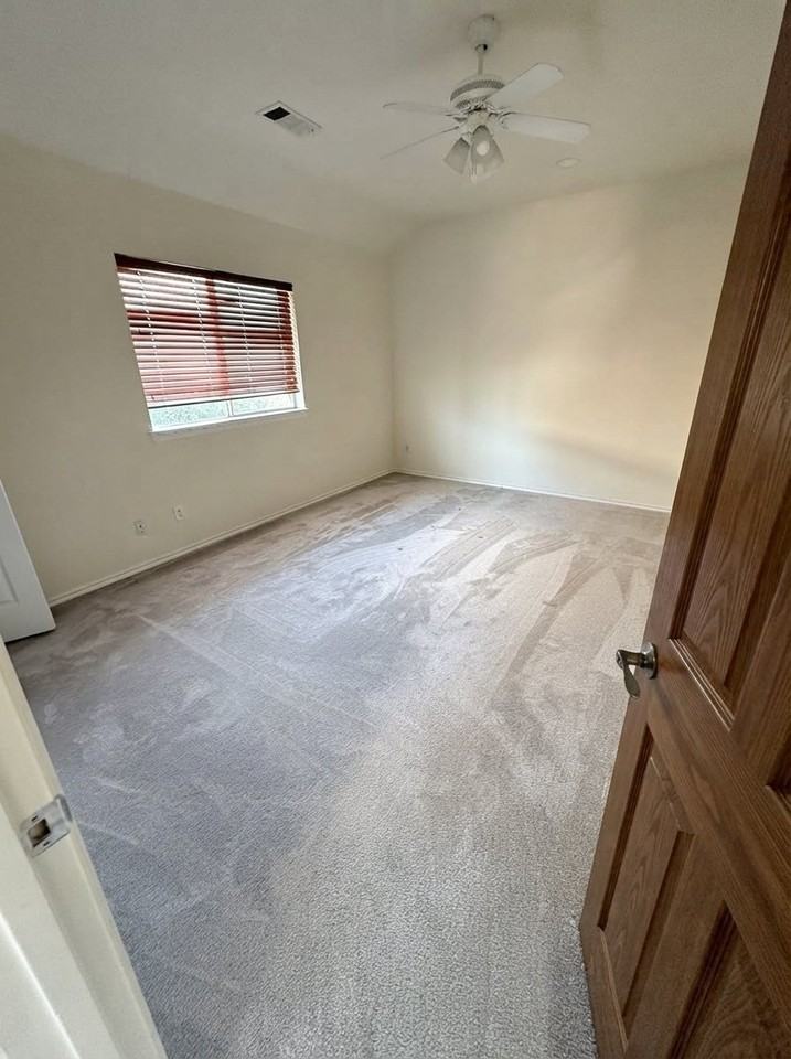 5429 Norris Dr - Photo 3 of 12