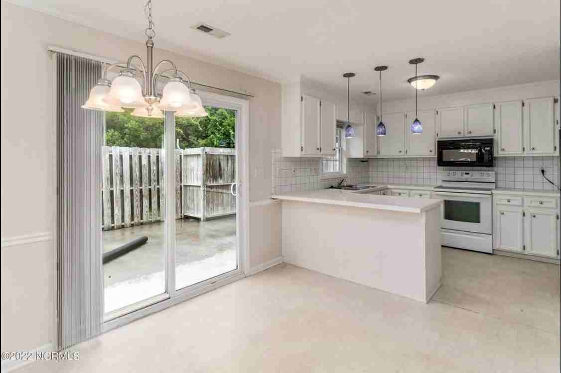 3809 E Vancroft Cir #C5 - Photo 5 of 20
