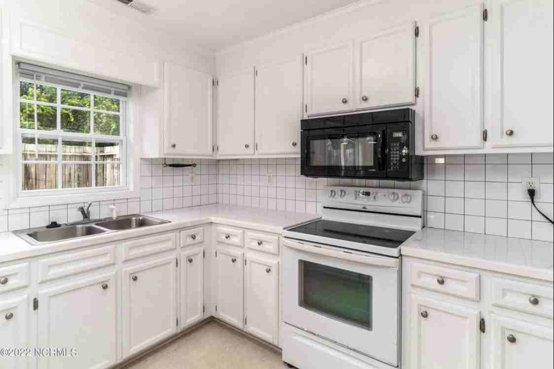 3809 E Vancroft Cir #C5 - Photo 6 of 20