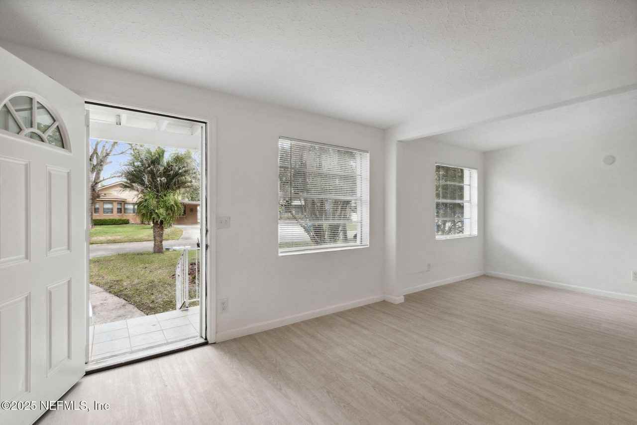 4204 Santee Rd - Photo 2 of 19