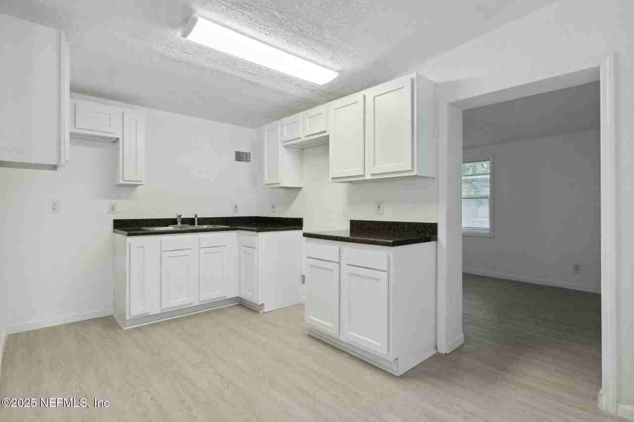 4204 Santee Rd - Photo 5 of 19