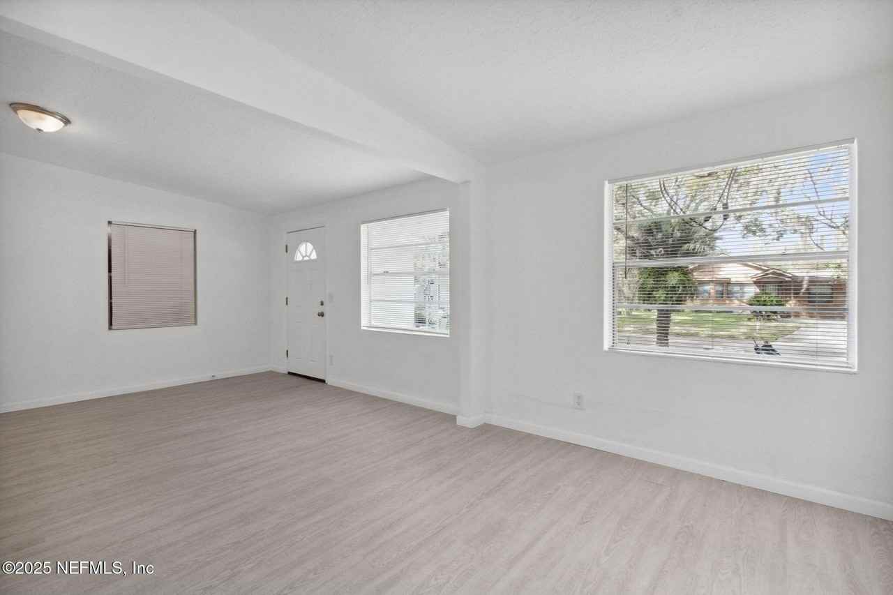 4204 Santee Rd - Photo 6 of 19
