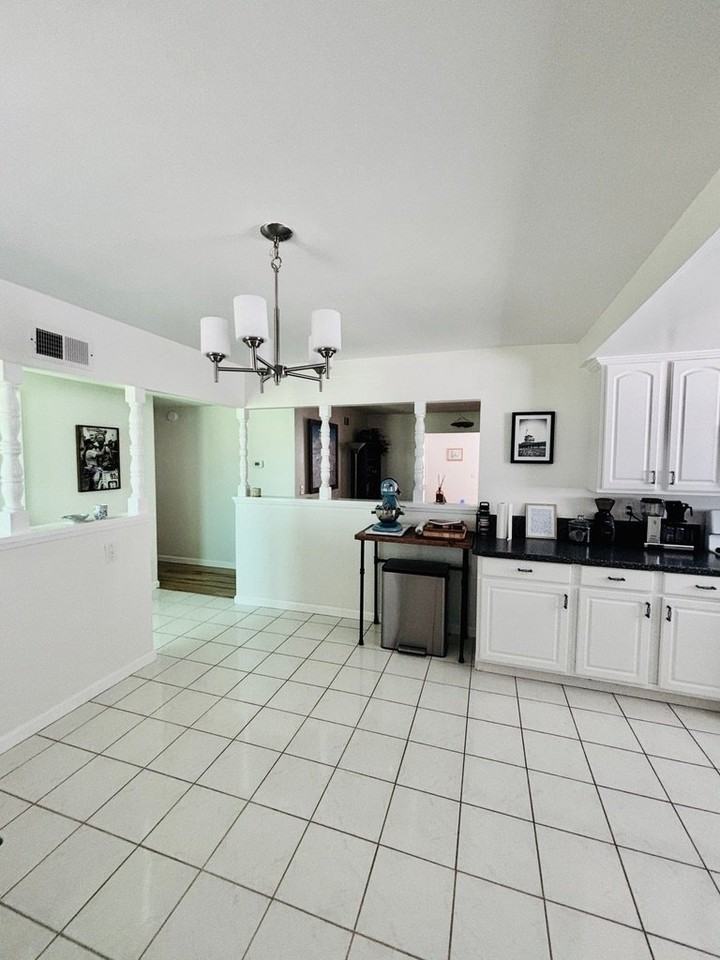 1360 Gardenia St - Photo 3 of 15