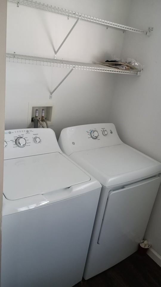1005 Clark St - Photo 5 of 20