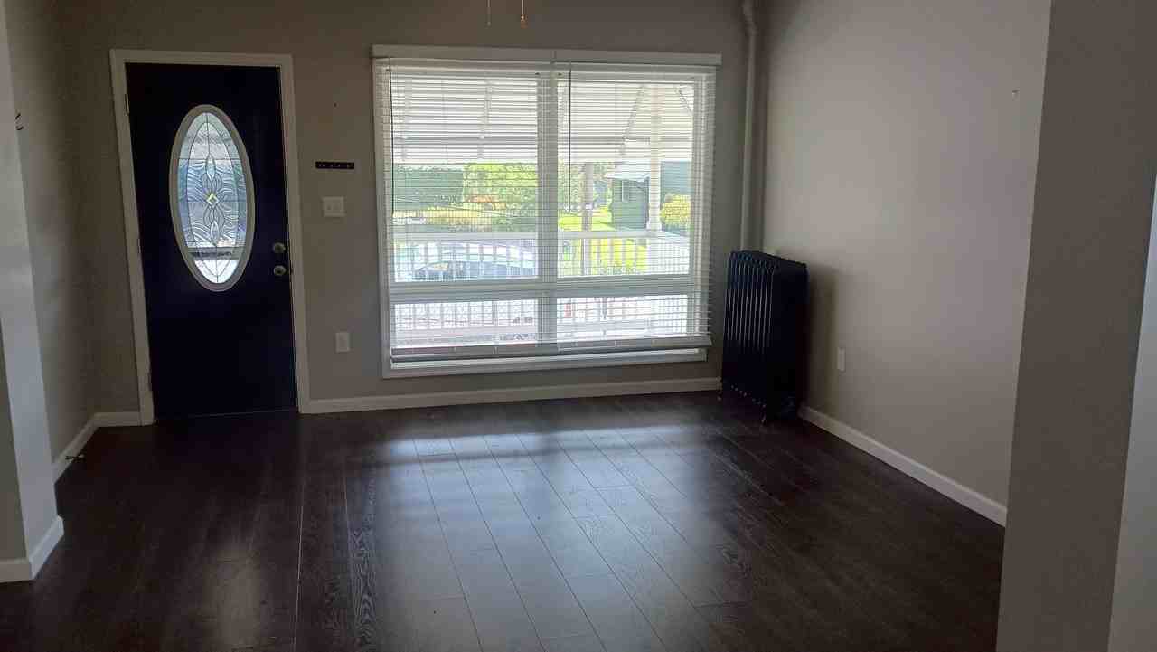 1005 Clark St - Photo 7 of 20