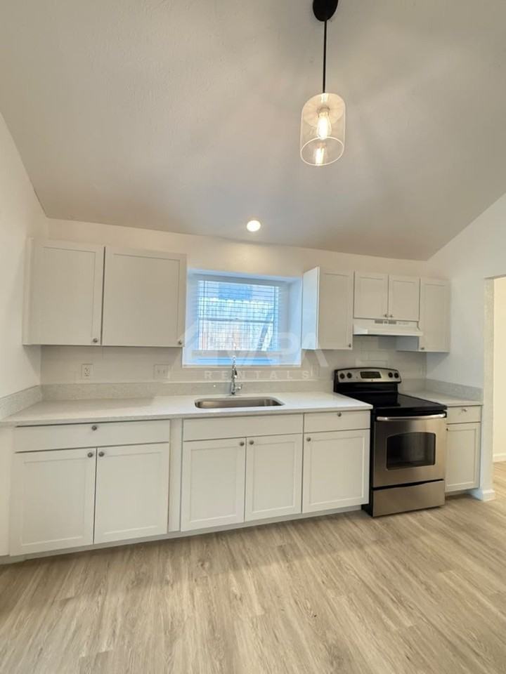 7905 Forest Cabin - Photo 6 of 19
