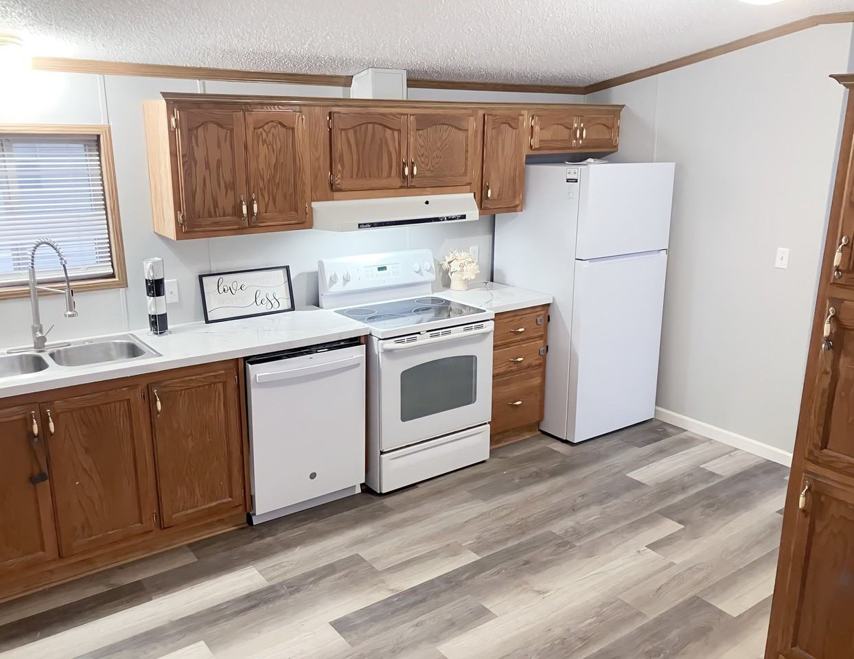 69 Village Ct - Photo 4 of 10