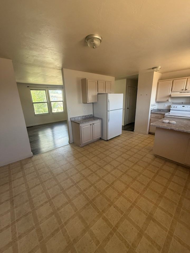 3419 S Mockingbird Way - Photo 4 of 15