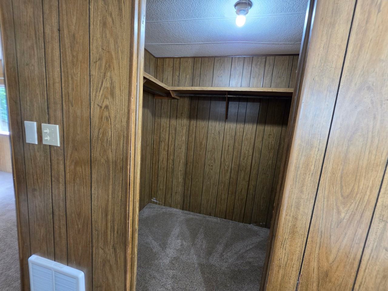 424 Pioneer Rd - Photo 3 of 17