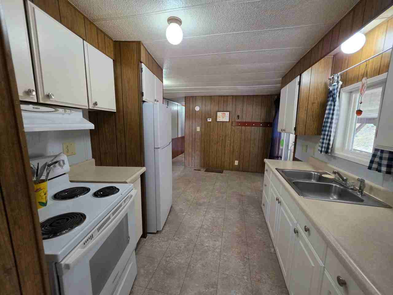 424 Pioneer Rd - Photo 6 of 17