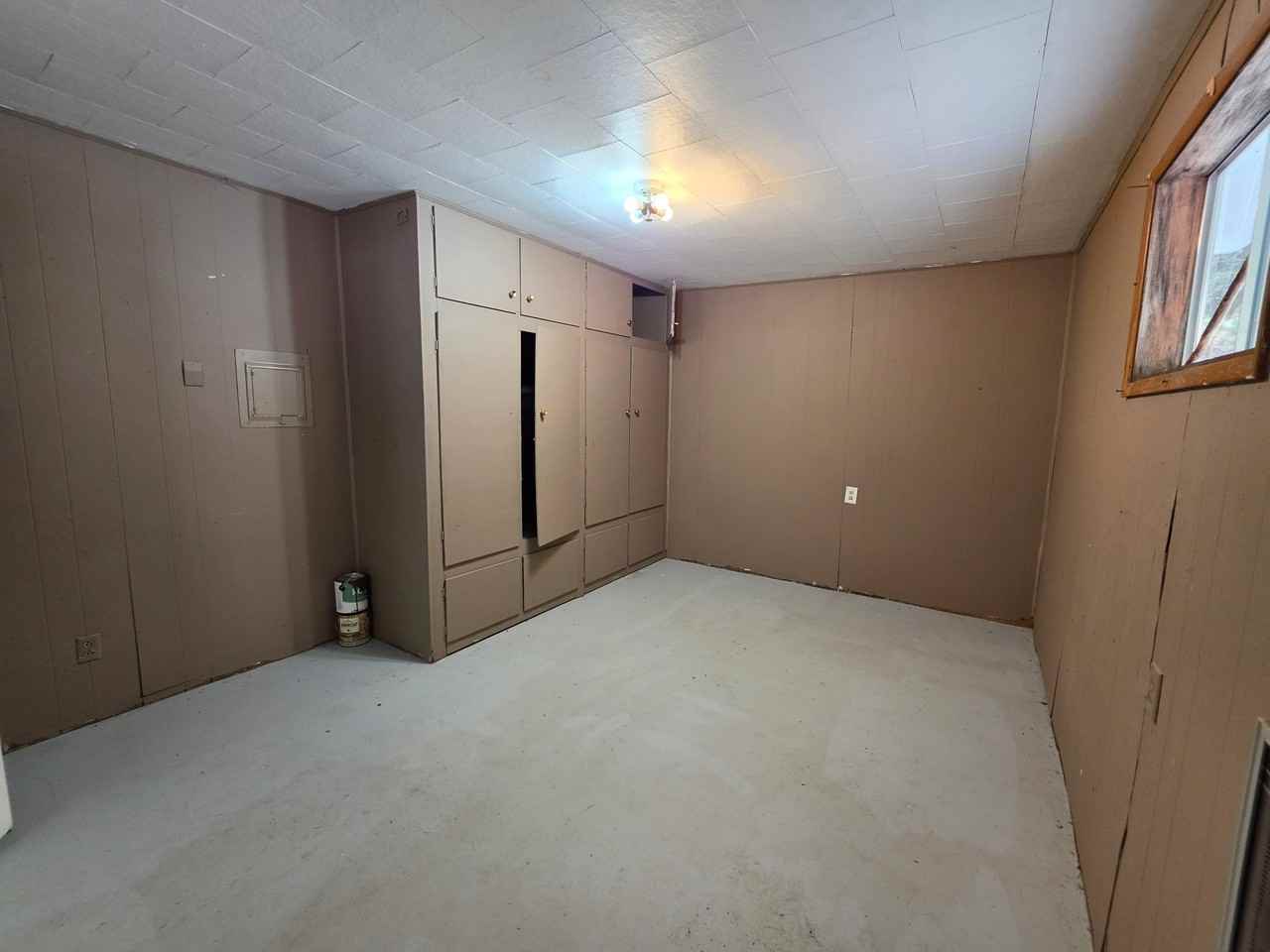 424 Pioneer Rd - Photo 7 of 17