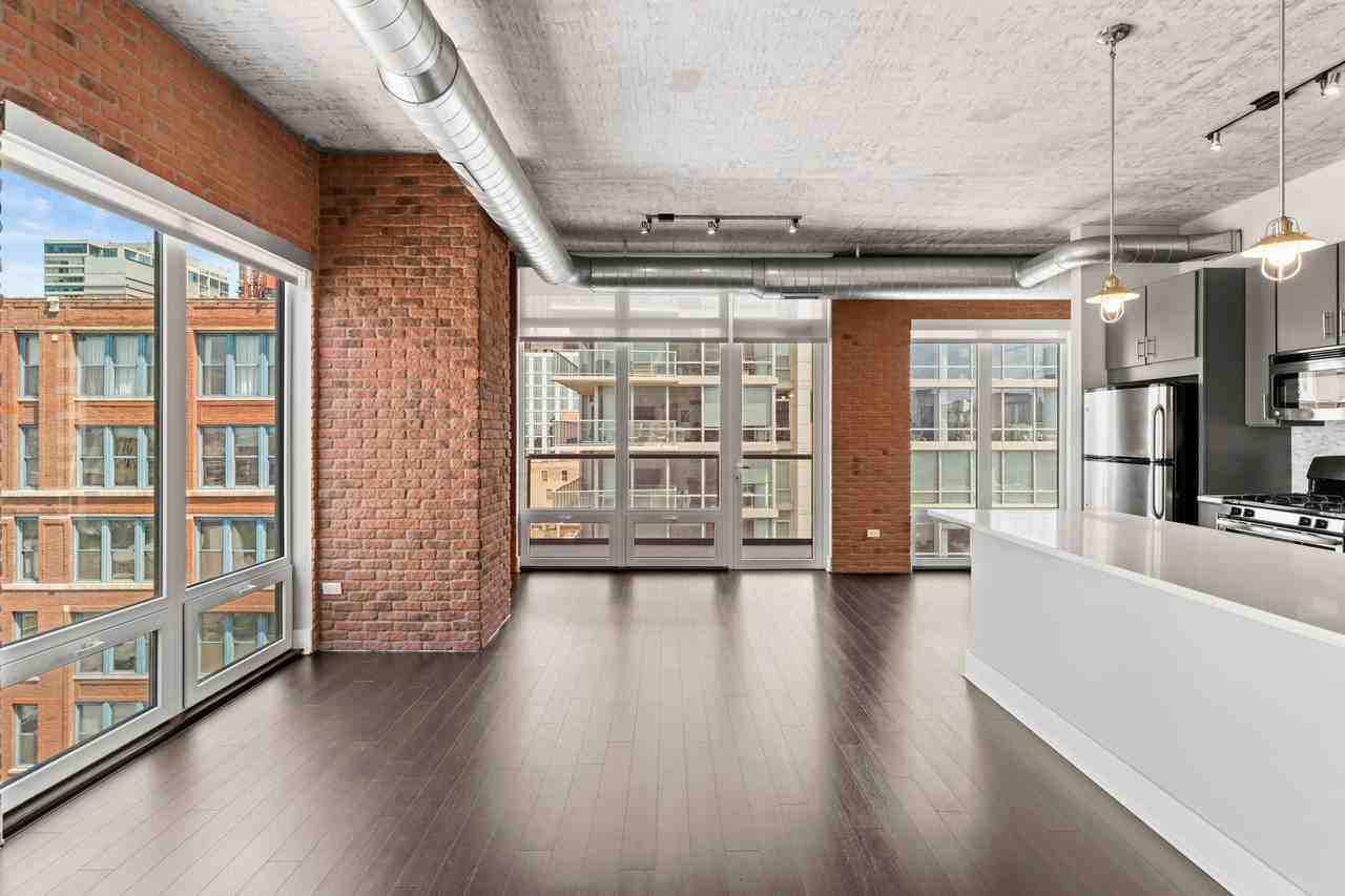 846 S Clark St - Photo 2 of 13