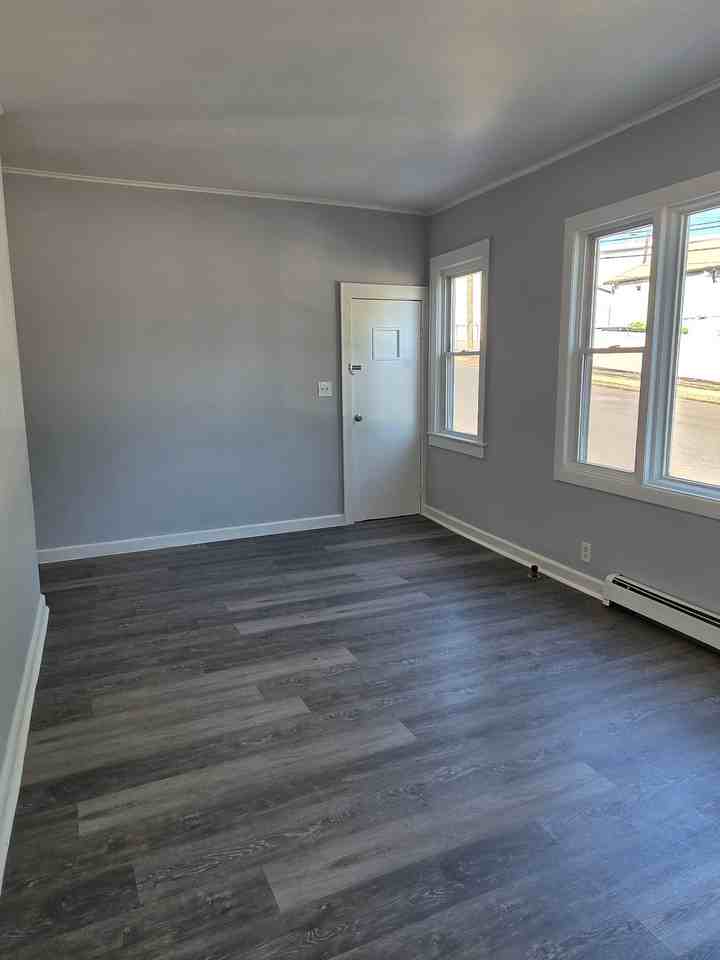 136 Long Ave #1stFL - Photo 7 of 17