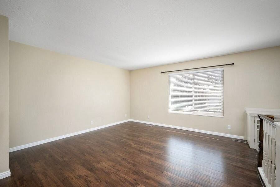 12093 S Pineridge Rd - Photo 4 of 20