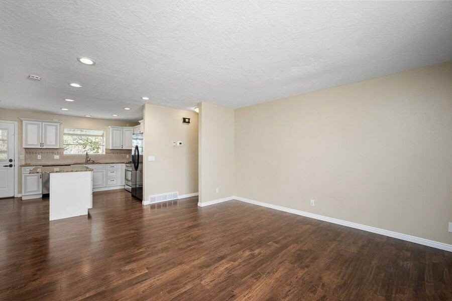 12093 S Pineridge Rd - Photo 7 of 20