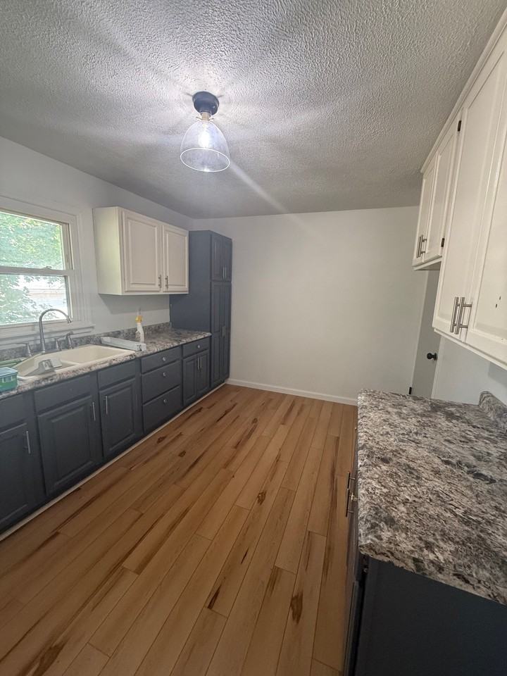 1301 Koch St - Photo 2 of 10