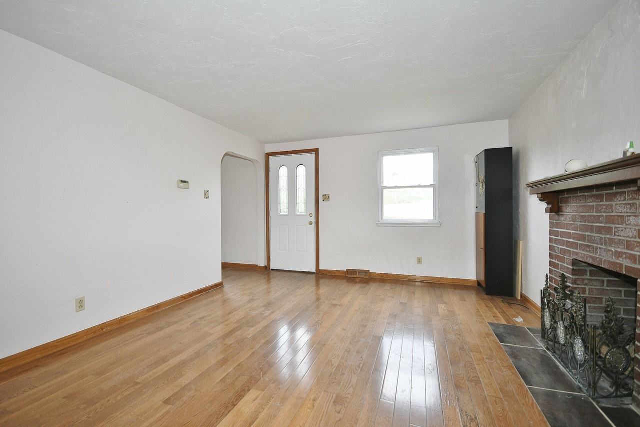 3174 Churchview Ave - Photo 4 of 20