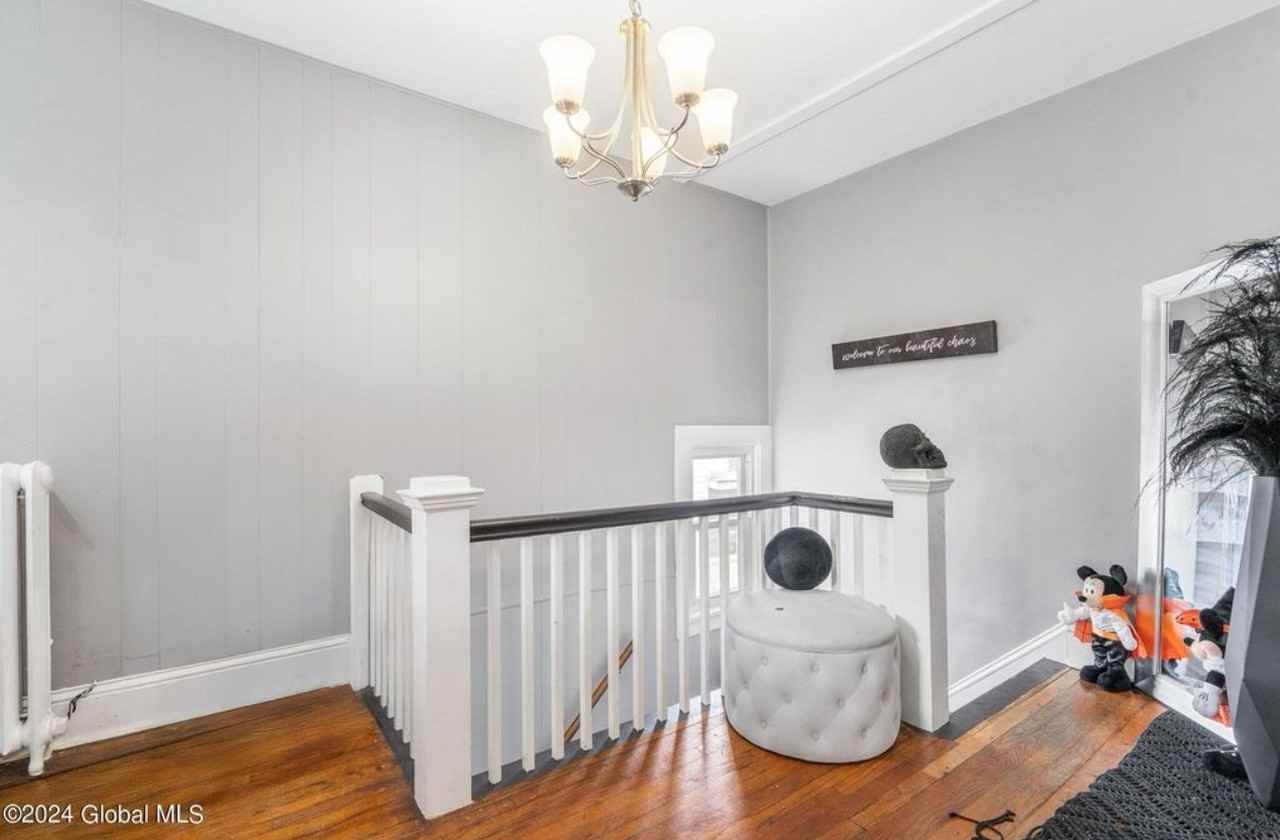 115 Woodlawn Ave #2 - Photo 6 of 18