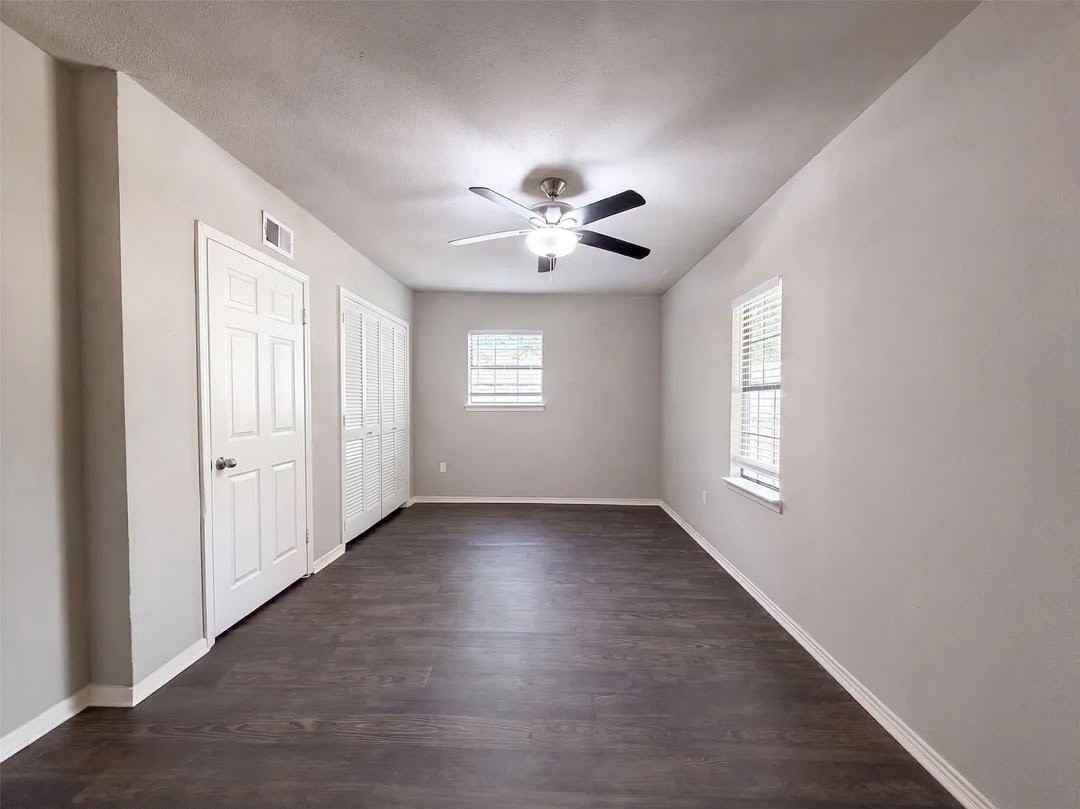 334 E Coral Way - Photo 3 of 11