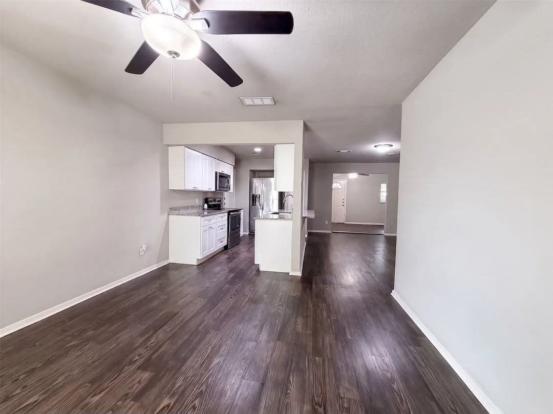 334 E Coral Way - Photo 5 of 11