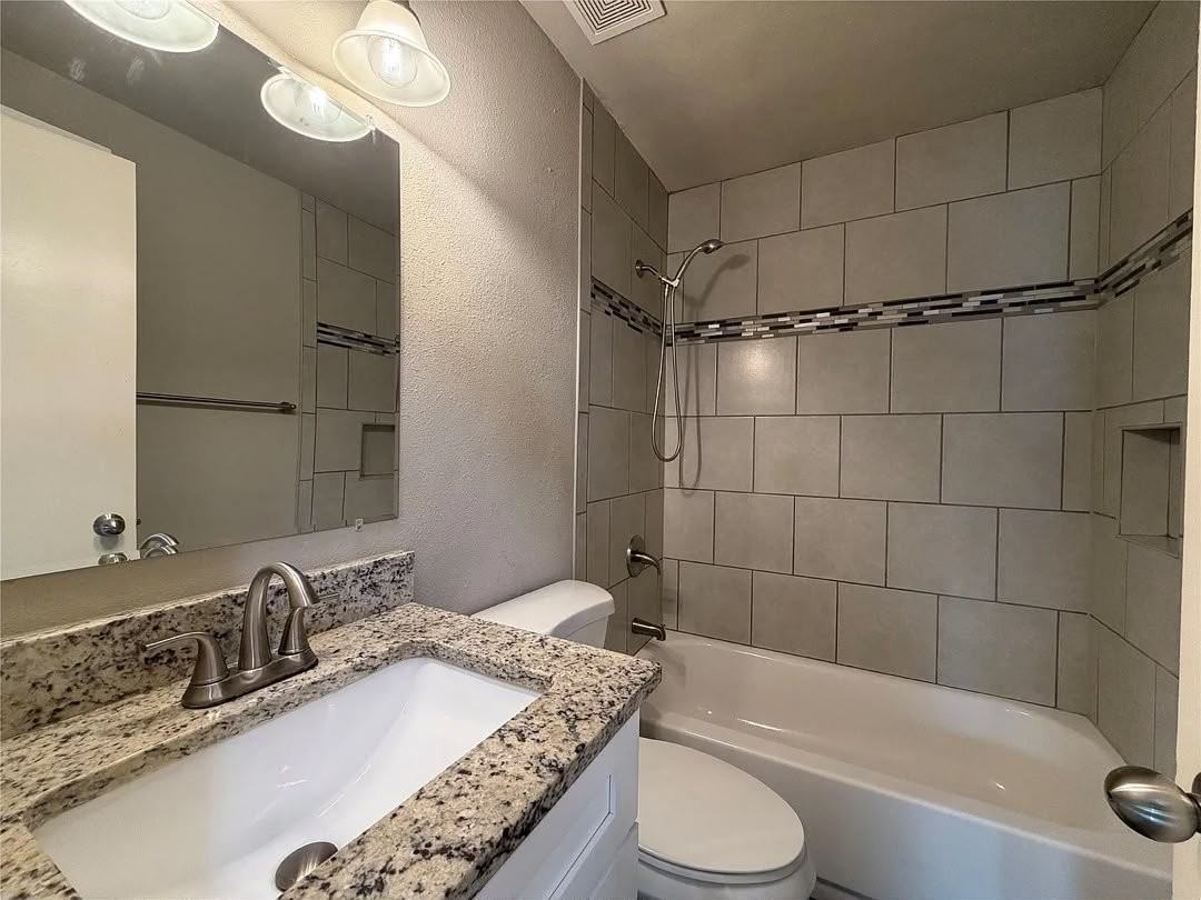 334 E Coral Way - Photo 6 of 11