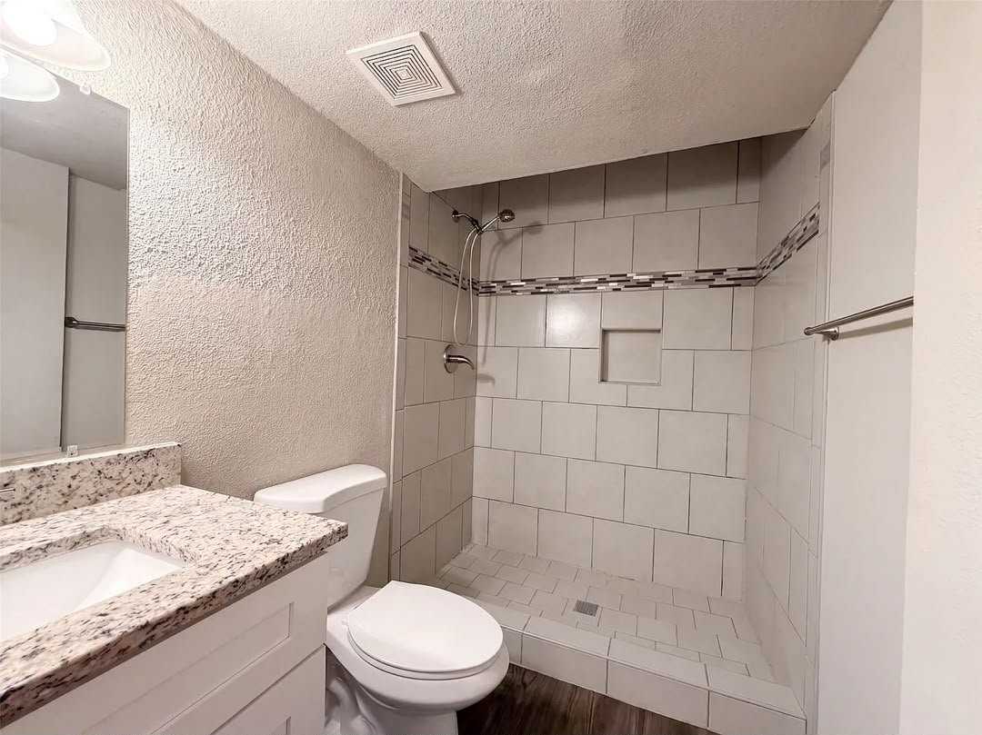 334 E Coral Way - Photo 7 of 11