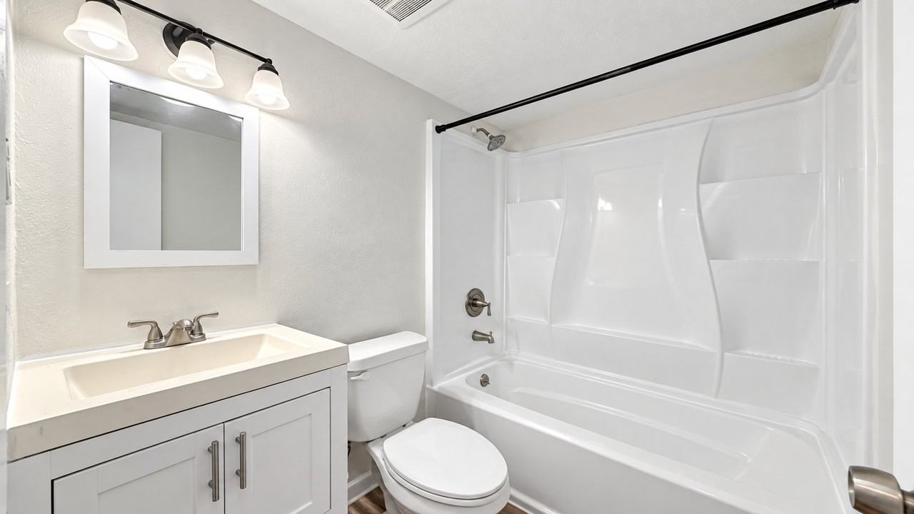 564 Evergreen Ter #1 - Photo 5 of 9