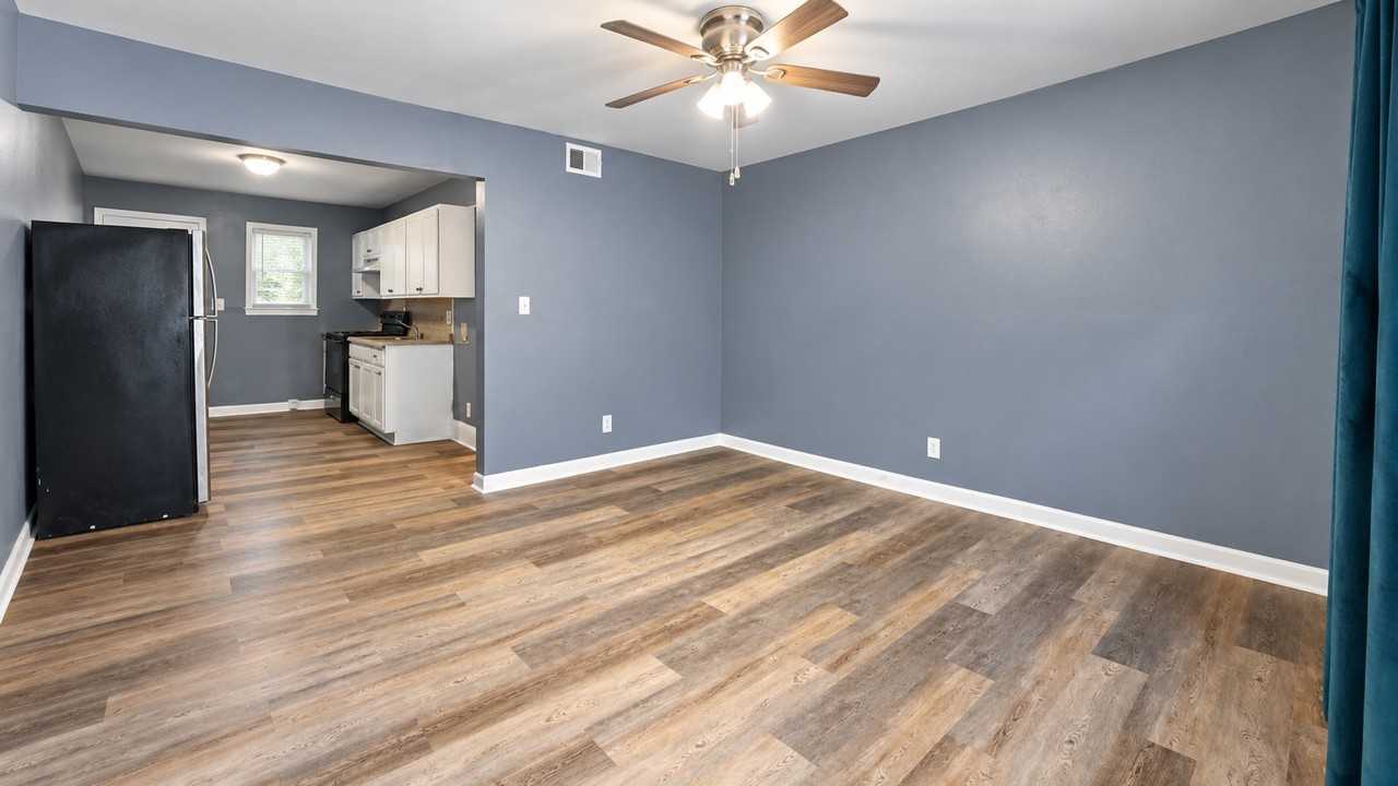564 Evergreen Ter #1 - Photo 6 of 9