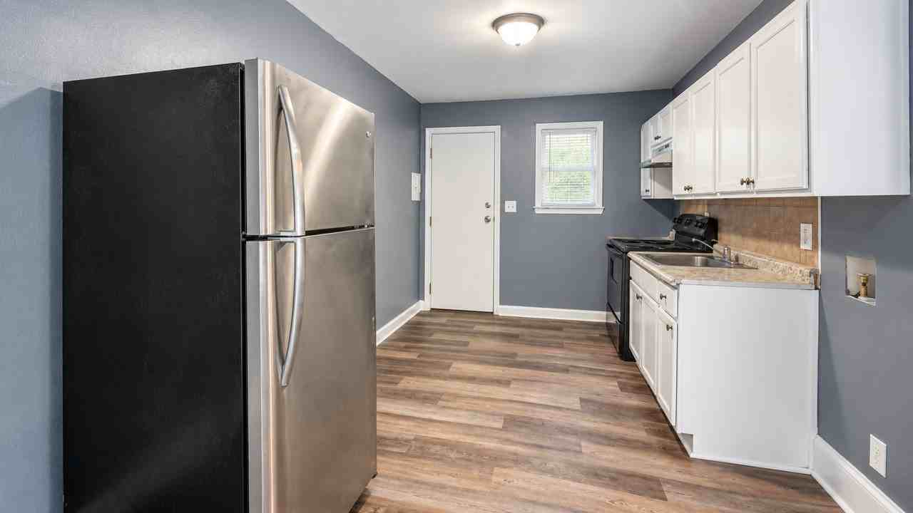 564 Evergreen Ter #1 - Photo 7 of 9