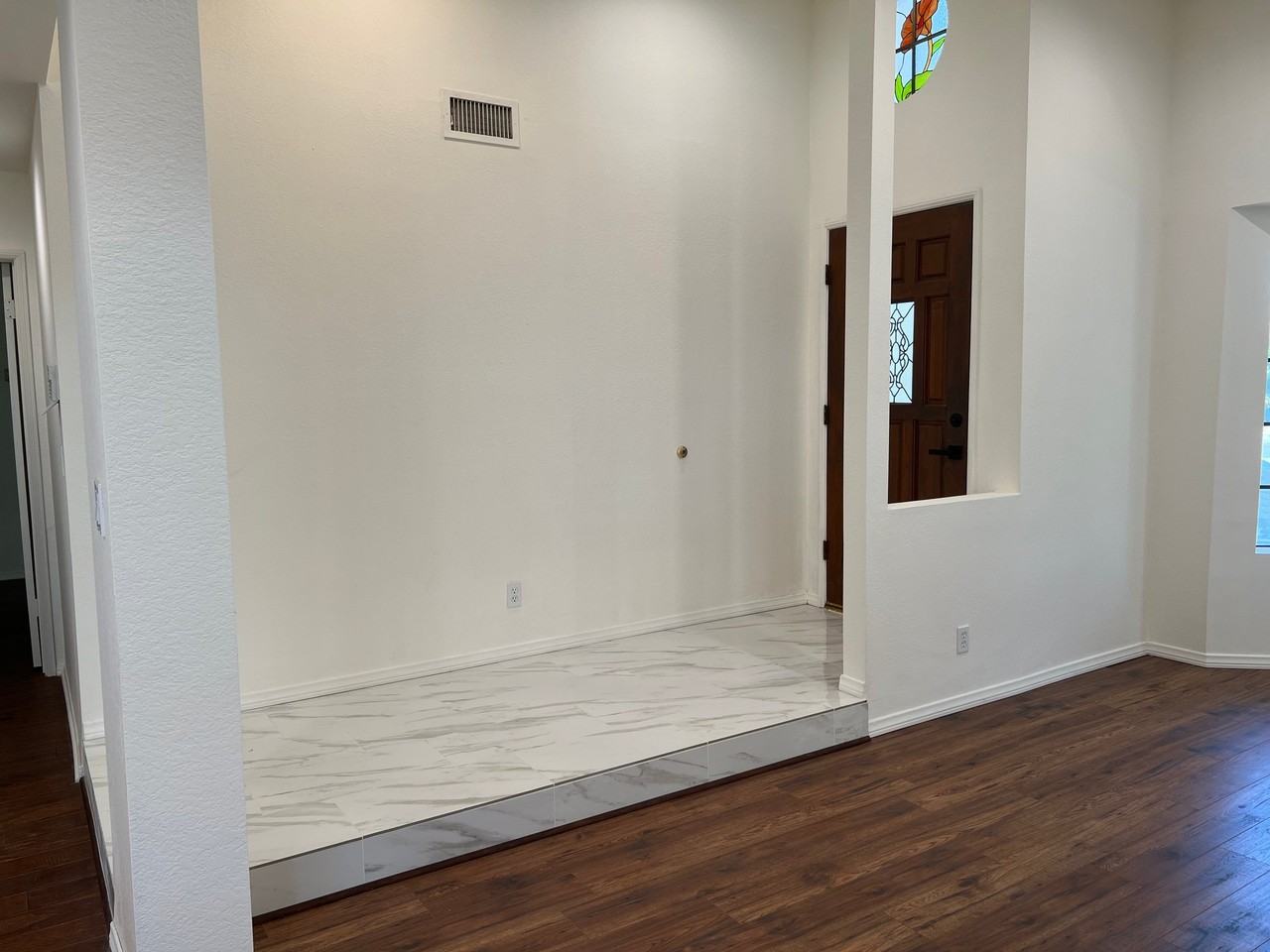 20230 Stagg St - Photo 5 of 21