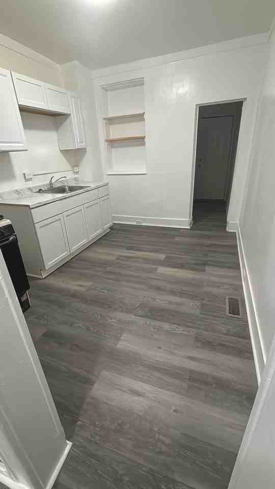 635 N Highland Ave - Photo 2 of 20
